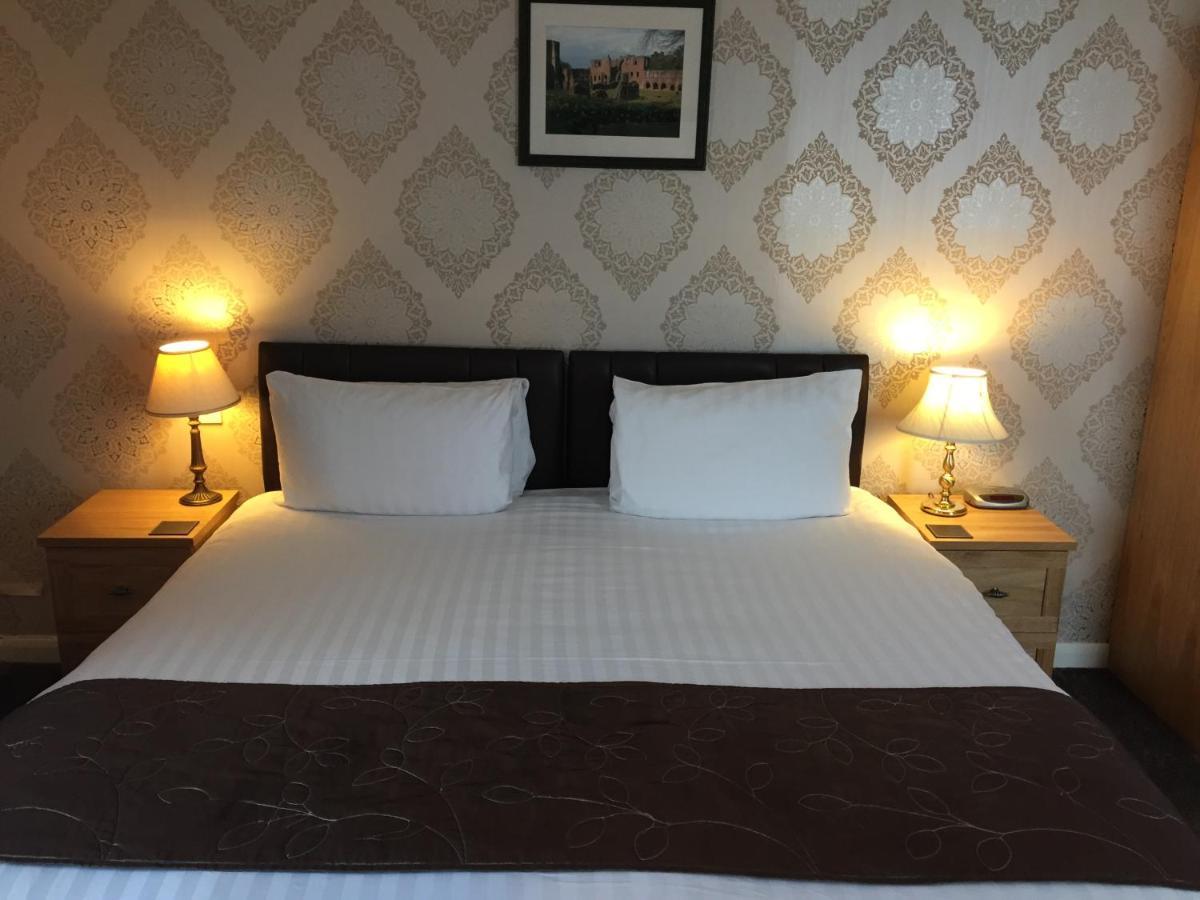 The Chetwynde Hotel Barrow-in-Furness ภายนอก รูปภาพ