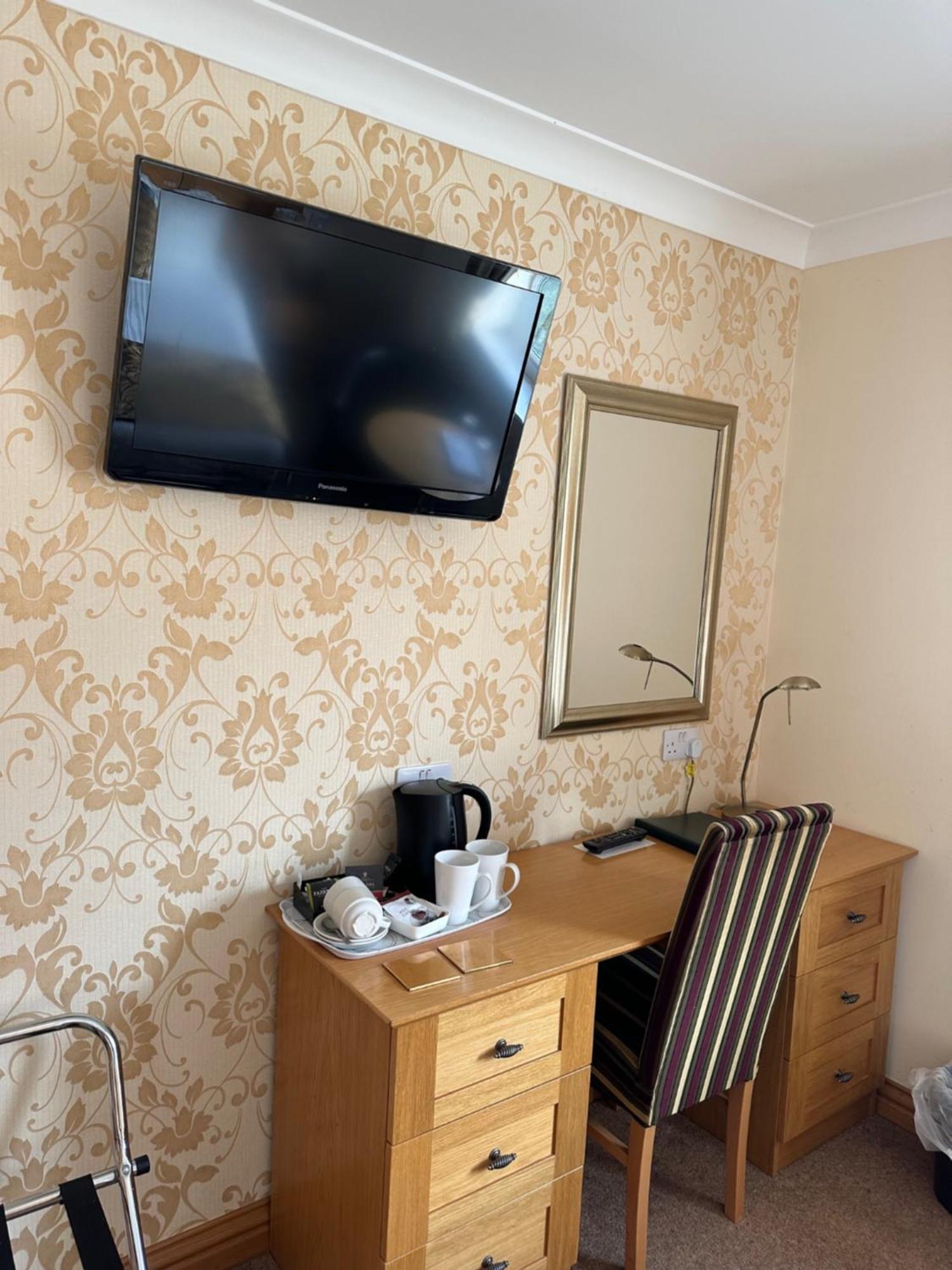 The Chetwynde Hotel Barrow-in-Furness ภายนอก รูปภาพ
