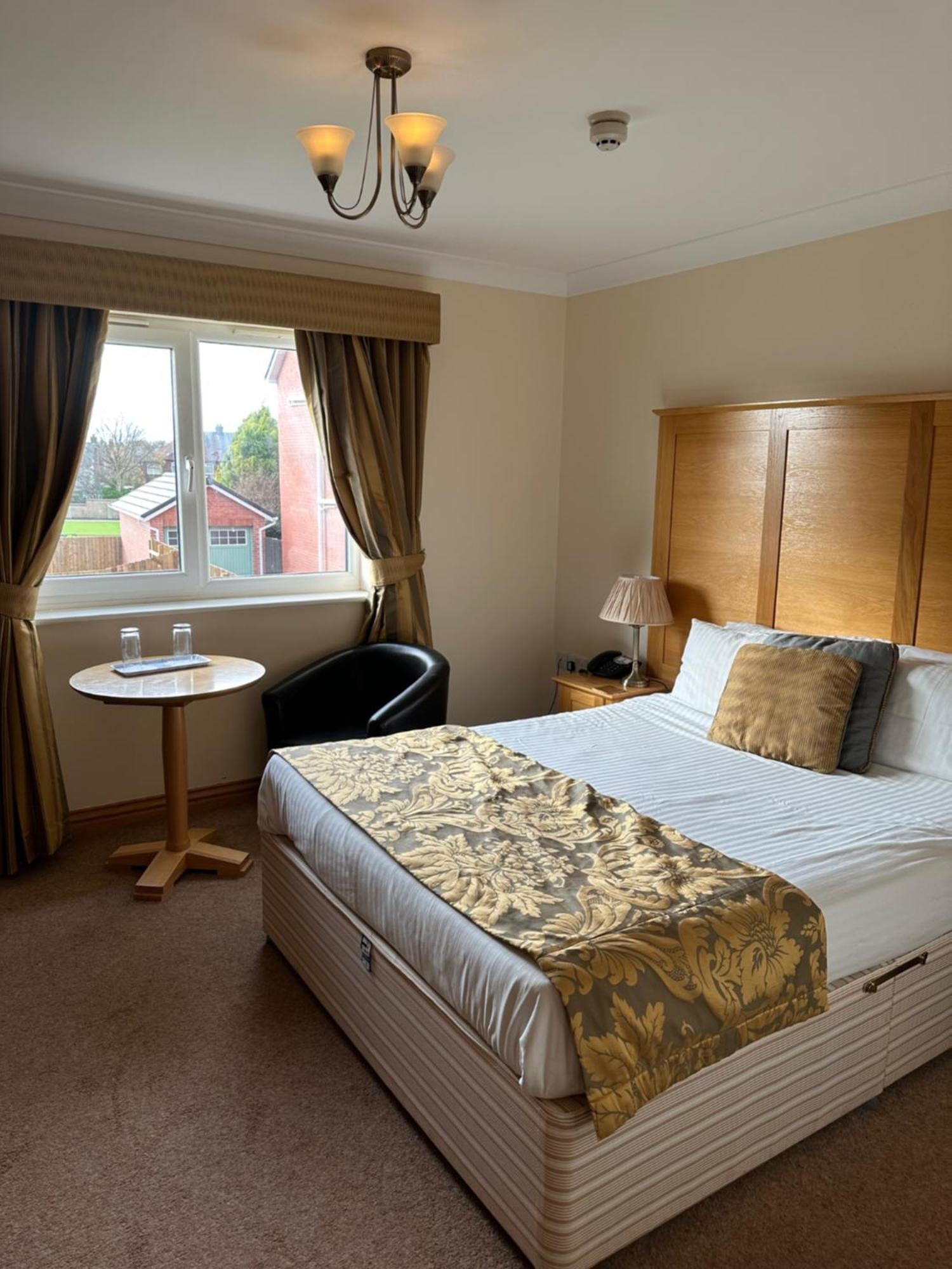 The Chetwynde Hotel Barrow-in-Furness ภายนอก รูปภาพ