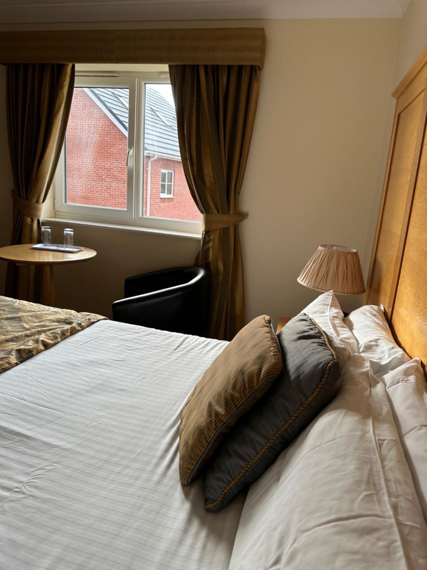 The Chetwynde Hotel Barrow-in-Furness ภายนอก รูปภาพ