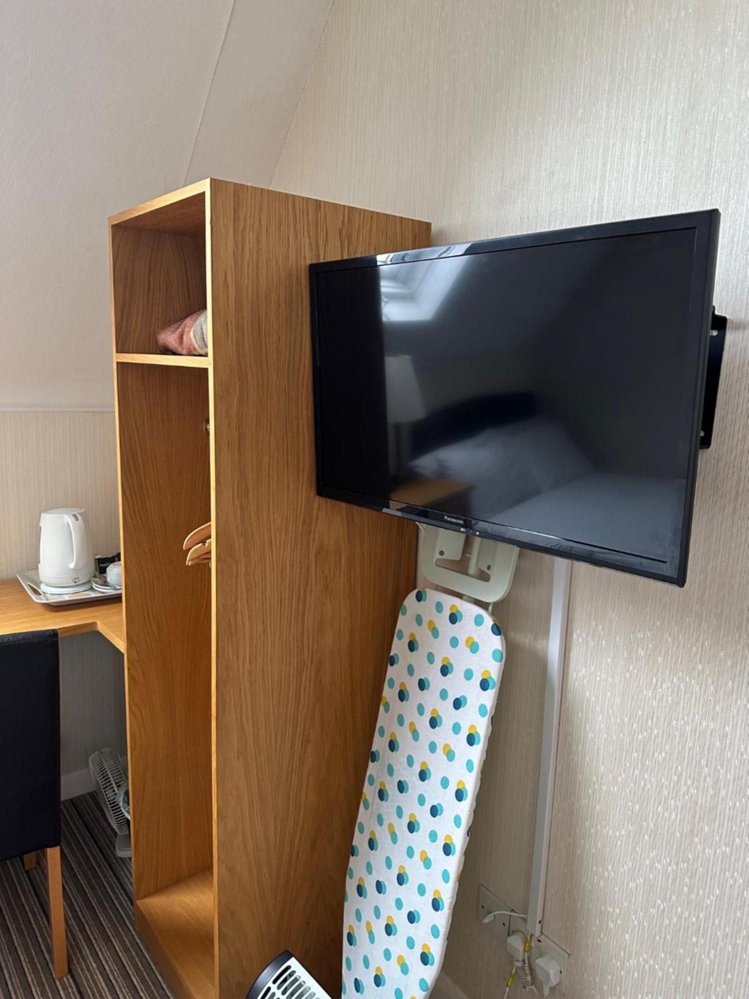 The Chetwynde Hotel Barrow-in-Furness ภายนอก รูปภาพ